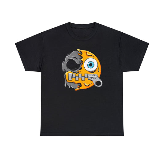 Camiseta unisex de algodón pesado - Expresión confusa con la boca cerrada